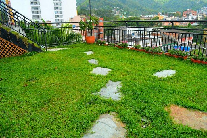 Casa Morales Hotel Internacional Y Centro De Convenciones Ibagué Εξωτερικό φωτογραφία A rooftop garden in Kathmandu, Nepal