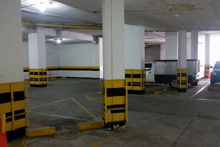 Casa Morales Hotel Internacional Y Centro De Convenciones Ibagué Εξωτερικό φωτογραφία The car park at the station