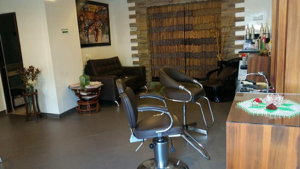 Casa Morales Hotel Internacional Y Centro De Convenciones Ibagué Εξωτερικό φωτογραφία A hair salon in Germany